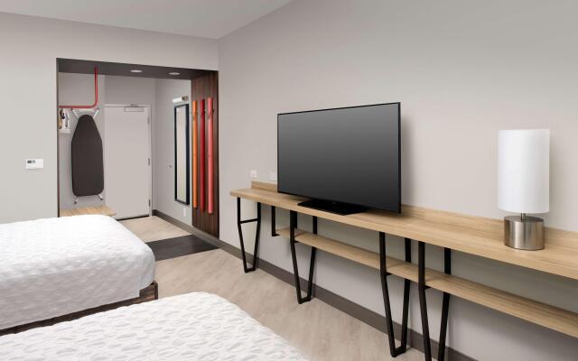 Tru by Hilton McDonough