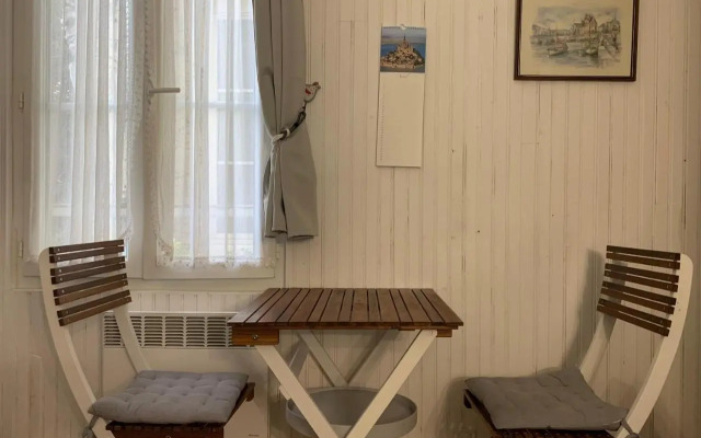 Bright Equipped Studio At 350 M From The Beach