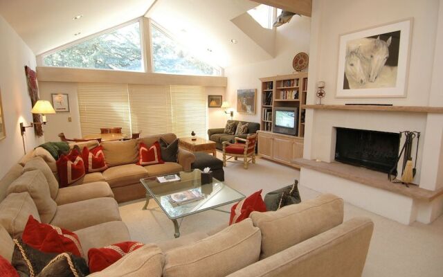 Clarendon by Frias Properties