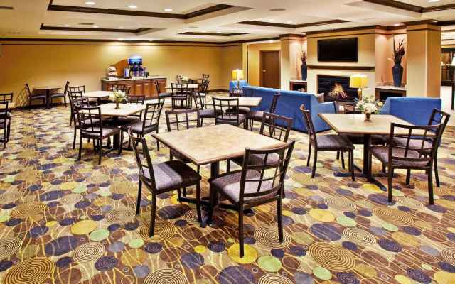 Holiday Inn Express Hotel & Suites Dubuque by IHG