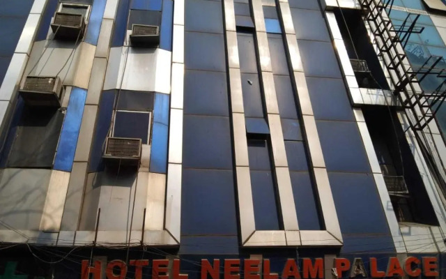 Oyo 703287 Neelam Hotels