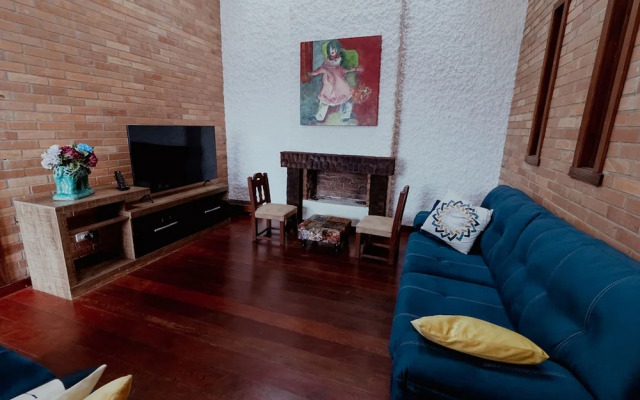 Tima Casa Ampla em Localiza o Privilegiada