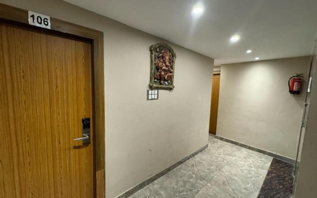 Hotel Green Leaf By T And M Hotels