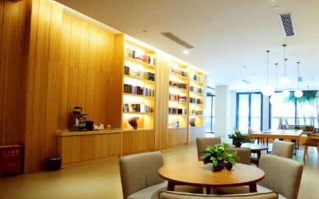 Ji Hotel (Haining Haichang South Road Leather City