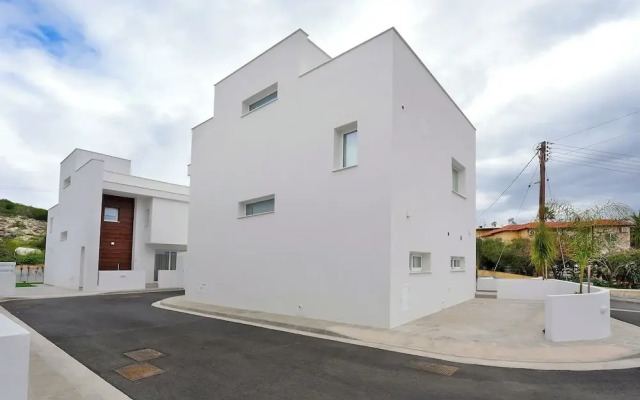 Sun & Moon Luxury 4-bedroom Villa