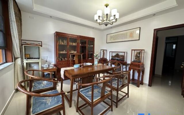 Yaqiu Courtyard Featured Hostel