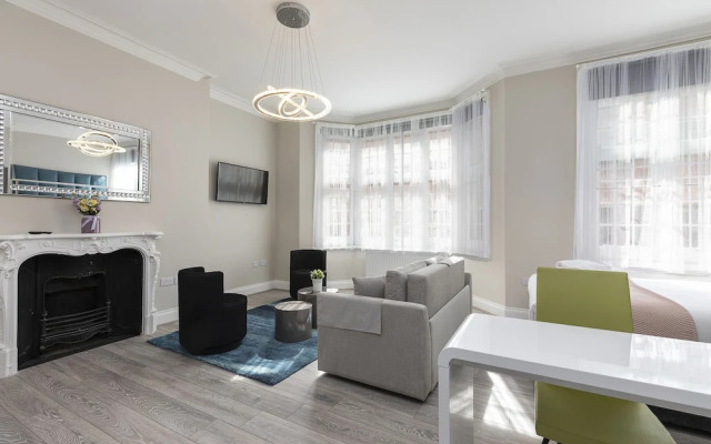 Luxurious Air Conditioned Apt High Street Kensington