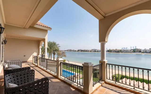 Beachfront 6BR Villa w Private Pool at the Palm