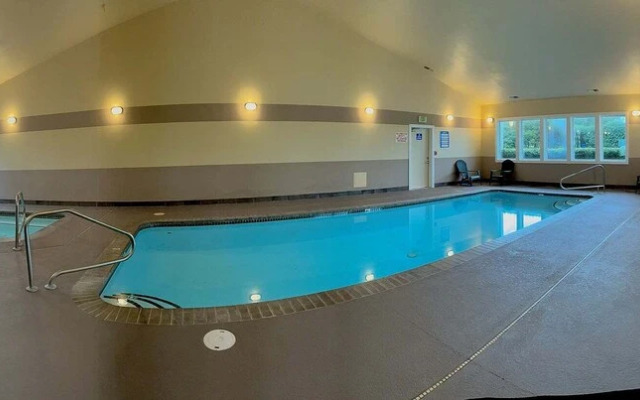 Sunset Oceanfront Lodging