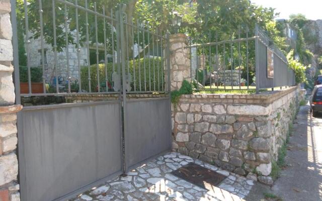 Holiday House " Pietra viva "