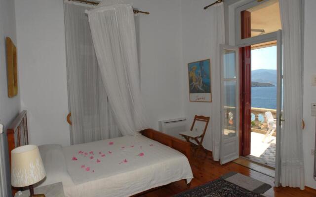 V. Molova, Molyvos, Lesvos