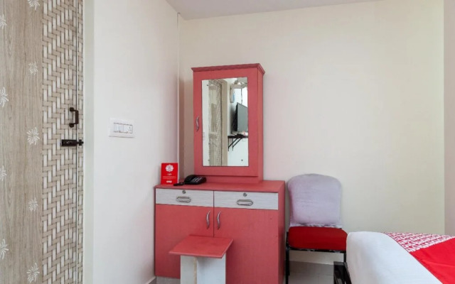 R2 Rooms By OYO Rooms