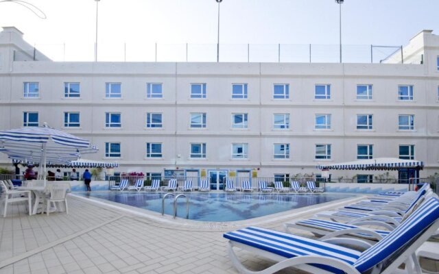 Al Bustan Center & Residence Hotel
