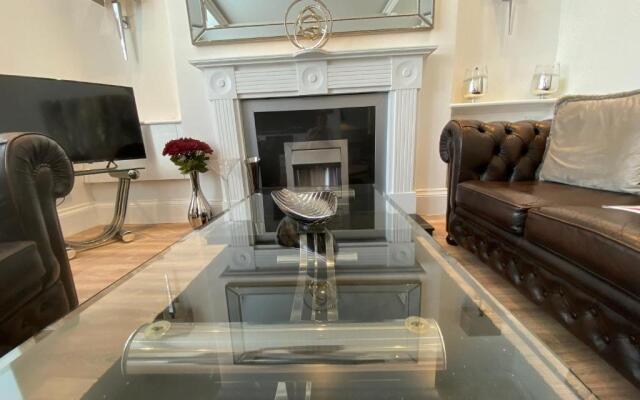 The Maureen Suite