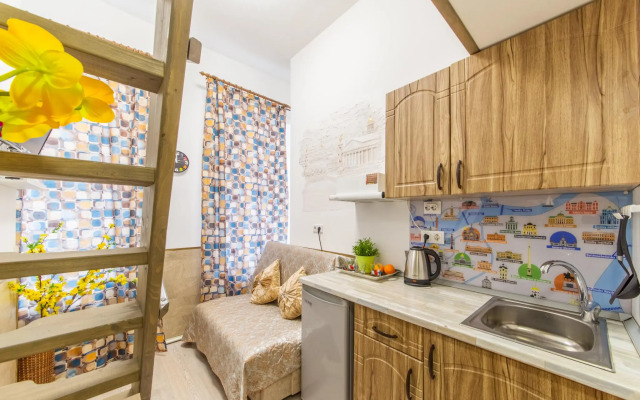 Достоевскинн на улице Марата