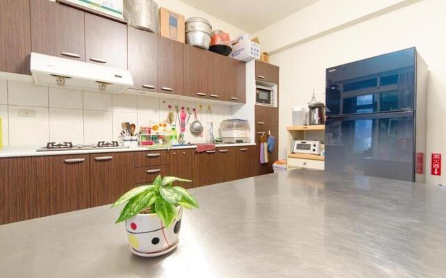 Dan Dan House