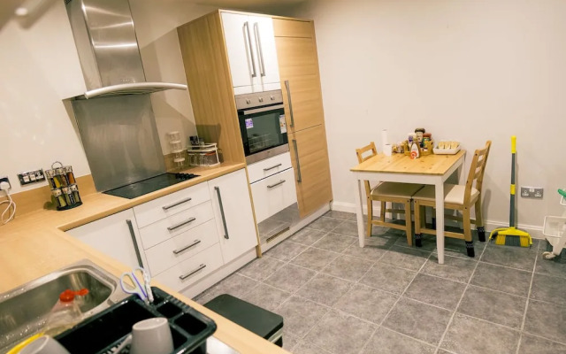 Stunning Holiday Stay With Free Gym and Parking