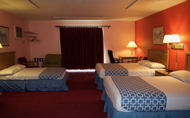 AmeriVu Inn and Suites - St. Croix Falls