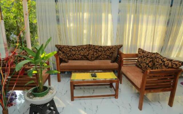 Rivelco Holiday Inn