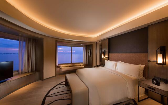 Conrad Manila
