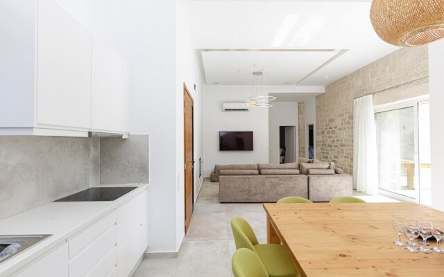 Mandana Villa - With Private Pool Jacuzzi