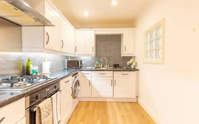 Gorgeous, Newly Renovated 1 Bedroom in Balham With Garden