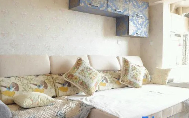 Baoyu Rongyao Shangcheng Fashion International Apartment (Harbin Central Street Flagship)