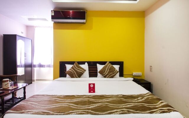 OYO 8618 Mourya Grand