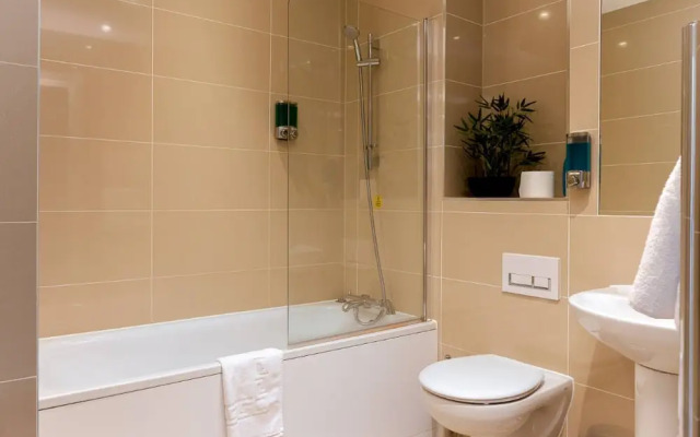 Skyvillion 1bed Enfield Flat W Balcony & Parking
