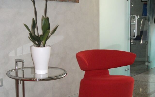 Vista Hotel & Residence