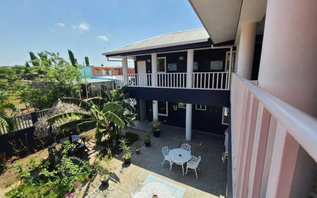 Hotel Montecristi near the Airport
