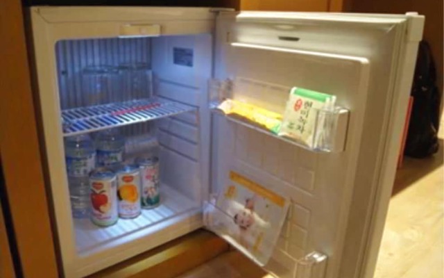 Two Be In Tourist Hotel