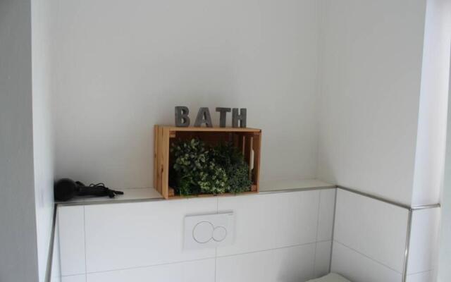 LONDON . CHILLINGHOUSE # 9, 3 Min. vom ICE, NETFLIX, Garten