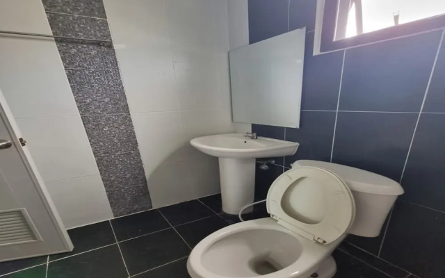 OYO 75504 Ratchapruek Apartment Angthong