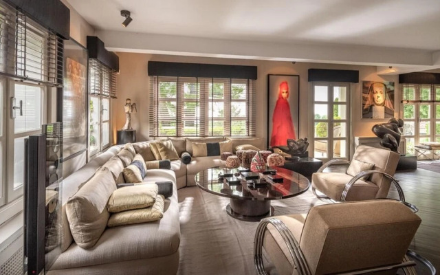 Enchanting 22 000m2 Property and Elegant 5 Bedroom Manor