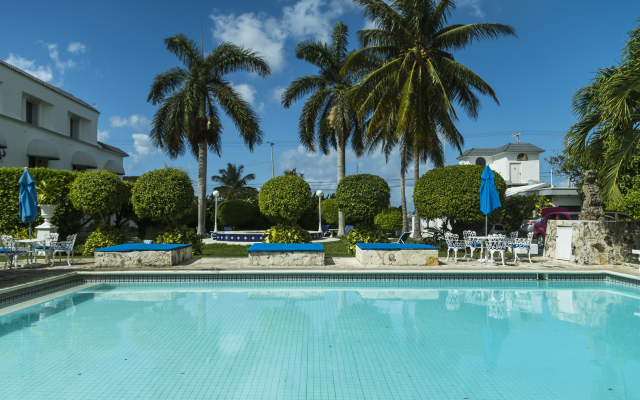 Villablanca Garden Beach Hotel