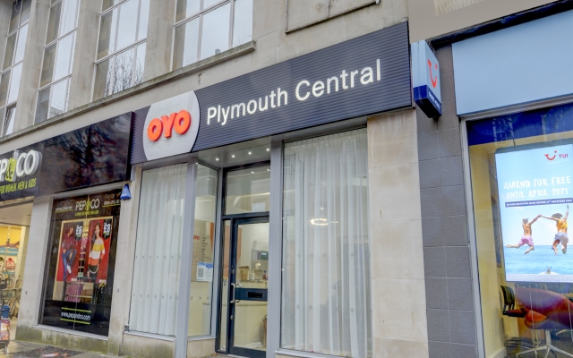 OYO Plymouth Central Hotel