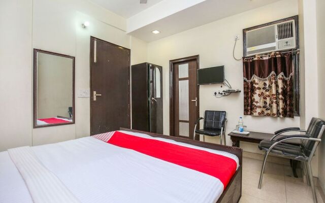 OYO 24978 Maryada Hotel