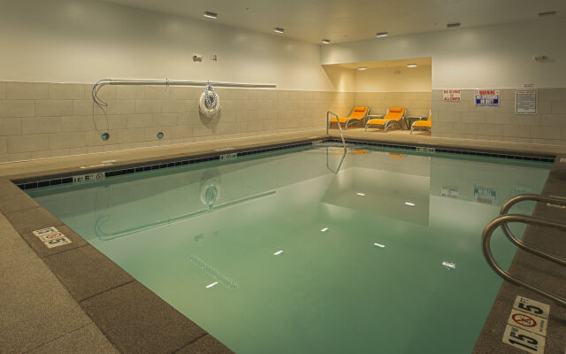 Holiday Inn Express & Suites Boise Airport by IHG