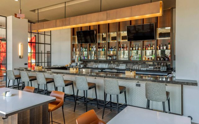 Cambria Hotel Washington D.C. Navy Yard Riverfront
