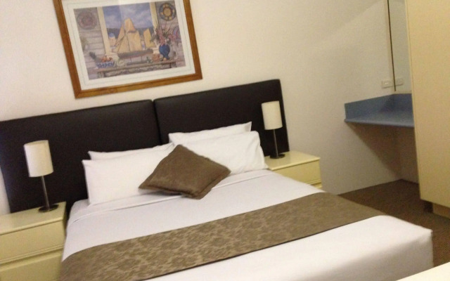 Toowong Inn & Suites