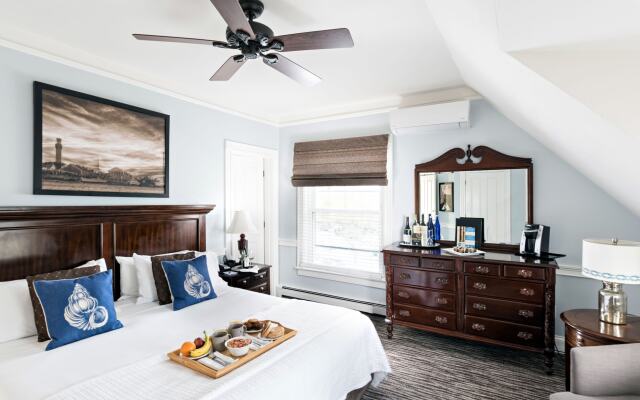 Crowne Pointe Historic Inn & Spa - Adults Only