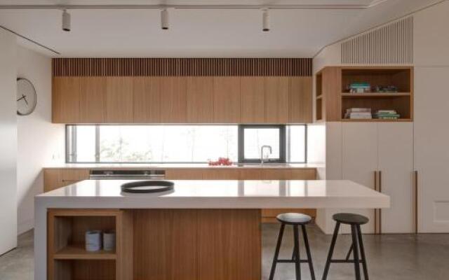 BOUTIQUE STAYS - Woodfin House