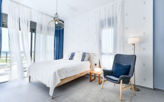 High Class 6BR Achziv apartment