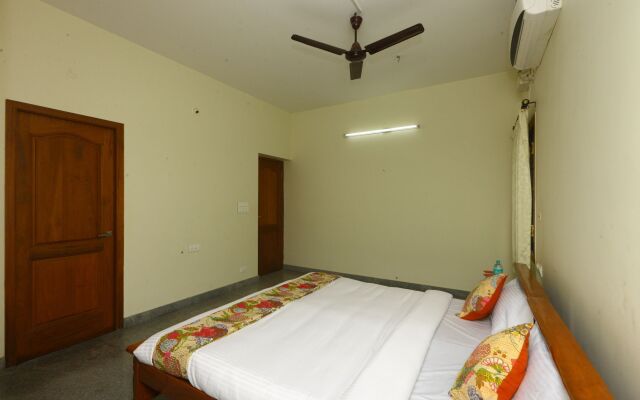 Froniter Pondy Railway Station by OYO Rooms