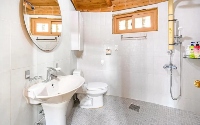 Ganghwa Nadeulgilheulgjib