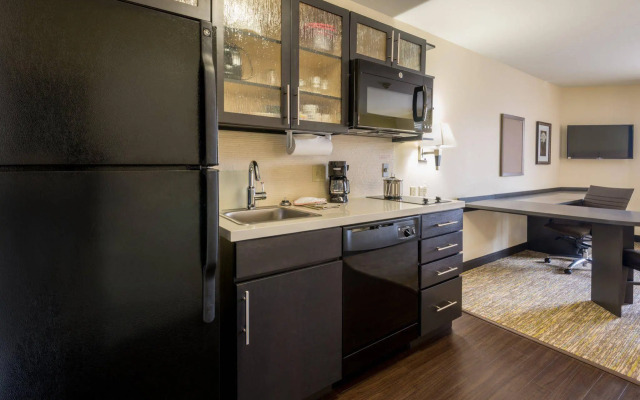 Candlewood Suites Midwest City by IHG