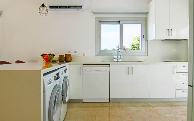 Phaedrus Living: Luxury Villa Ellison