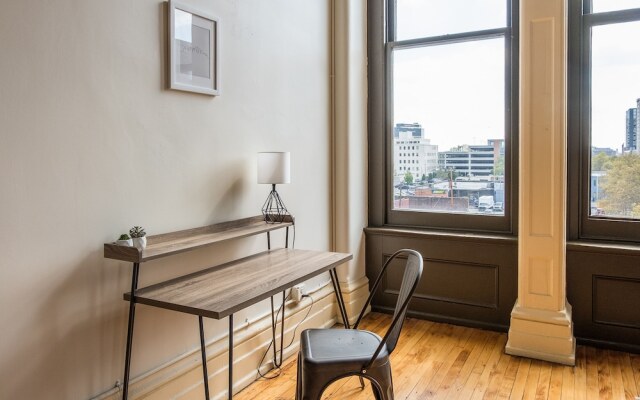 High-Rise Downtown Apts by Frontdesk