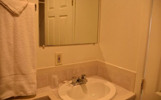 Baycities Motel